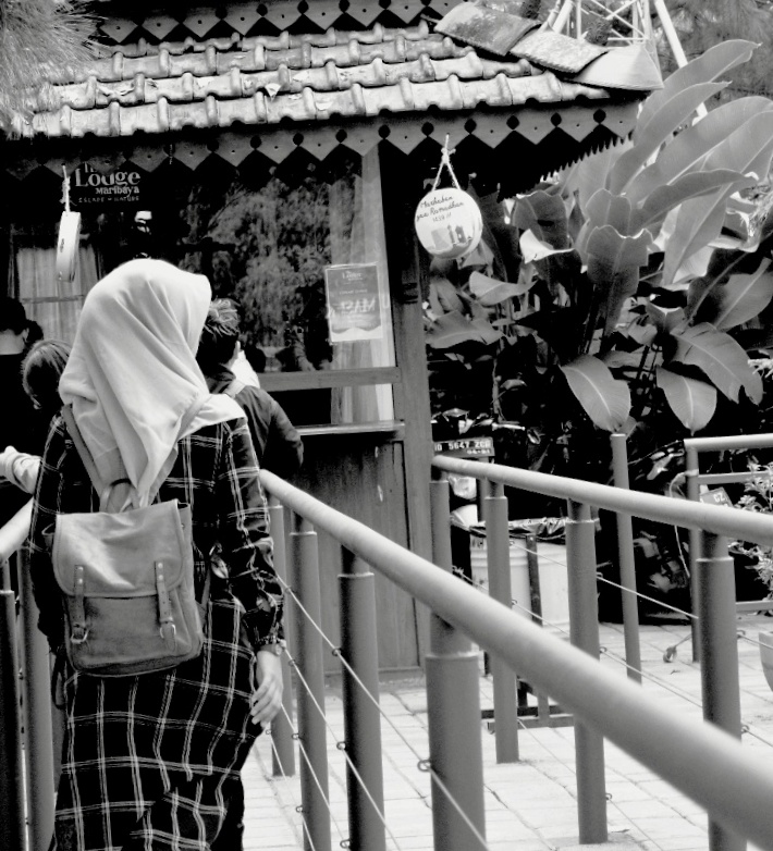 Memaknai Diam
